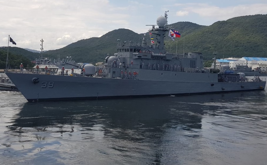 Corvette donated by South Korea on its way to Manila