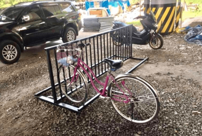 Bicycle racks installed for train passengers