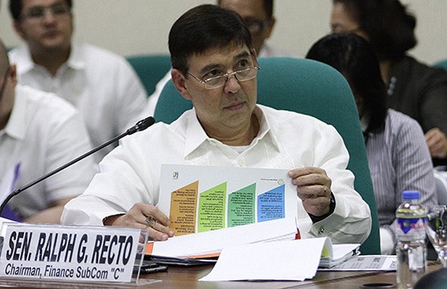 Recto calls for regularization, promotion of medical frontliners