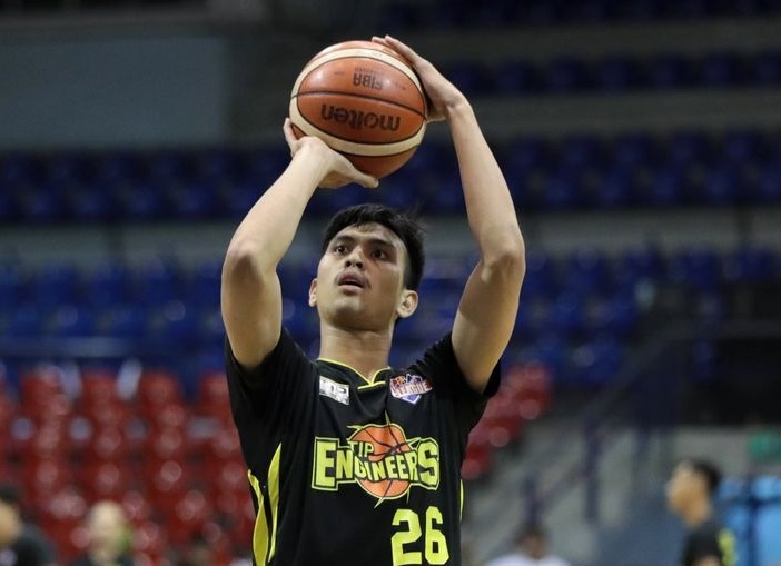 Faced with second team exodus, UST’s Bryan Santos to stay put