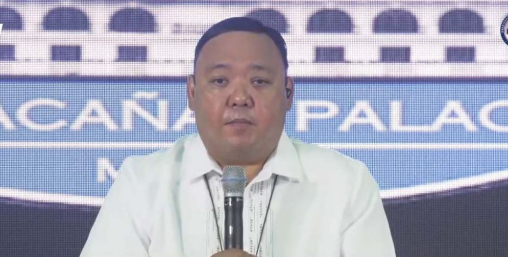 Palace: Listen to vaccine experts, not comedians
